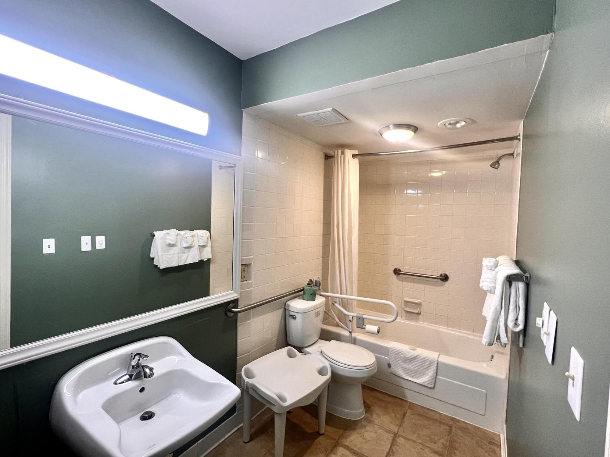 6 Culpeper, Va Hotel